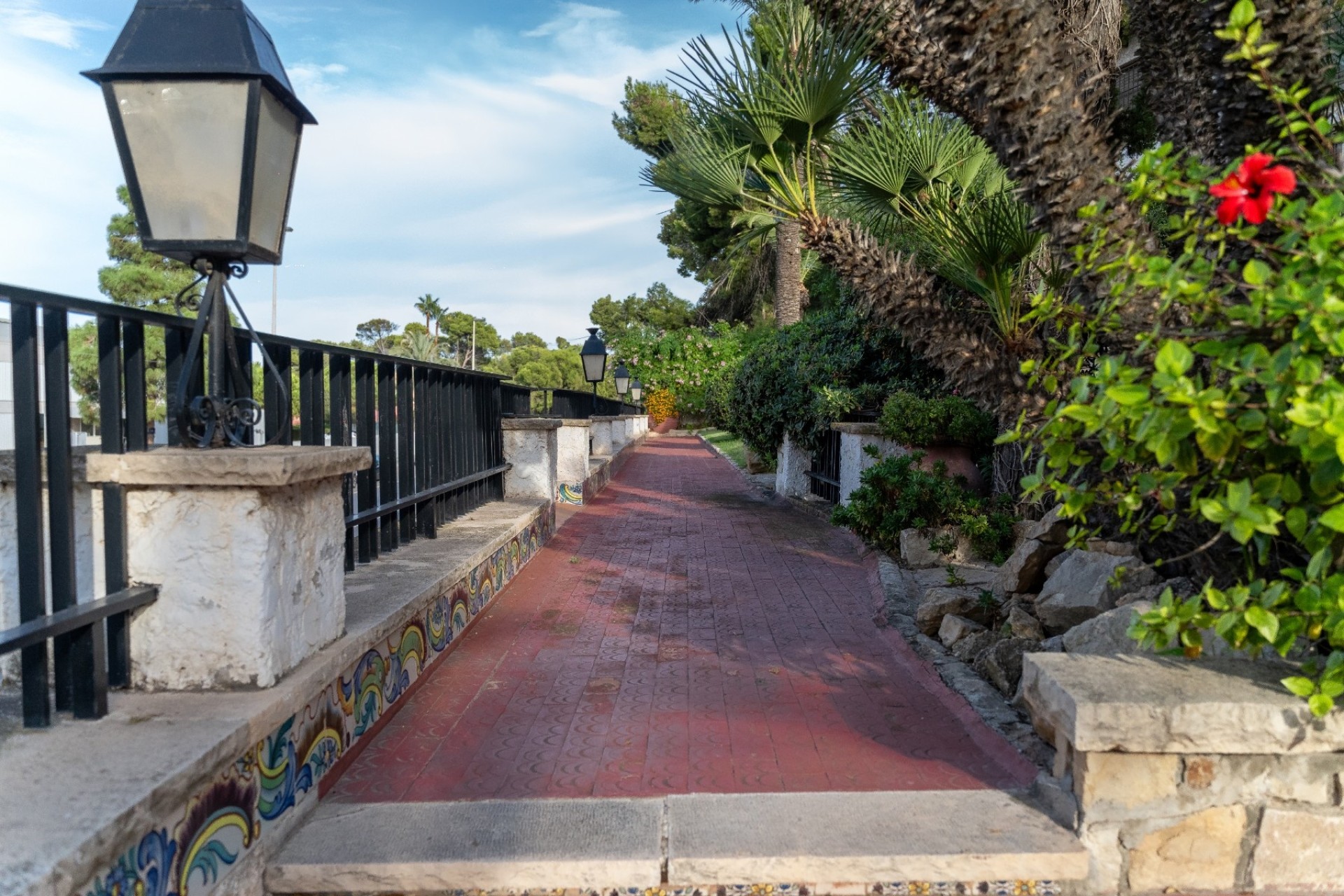 Sale - Detached Villa -
Alicante - Costa Blanca