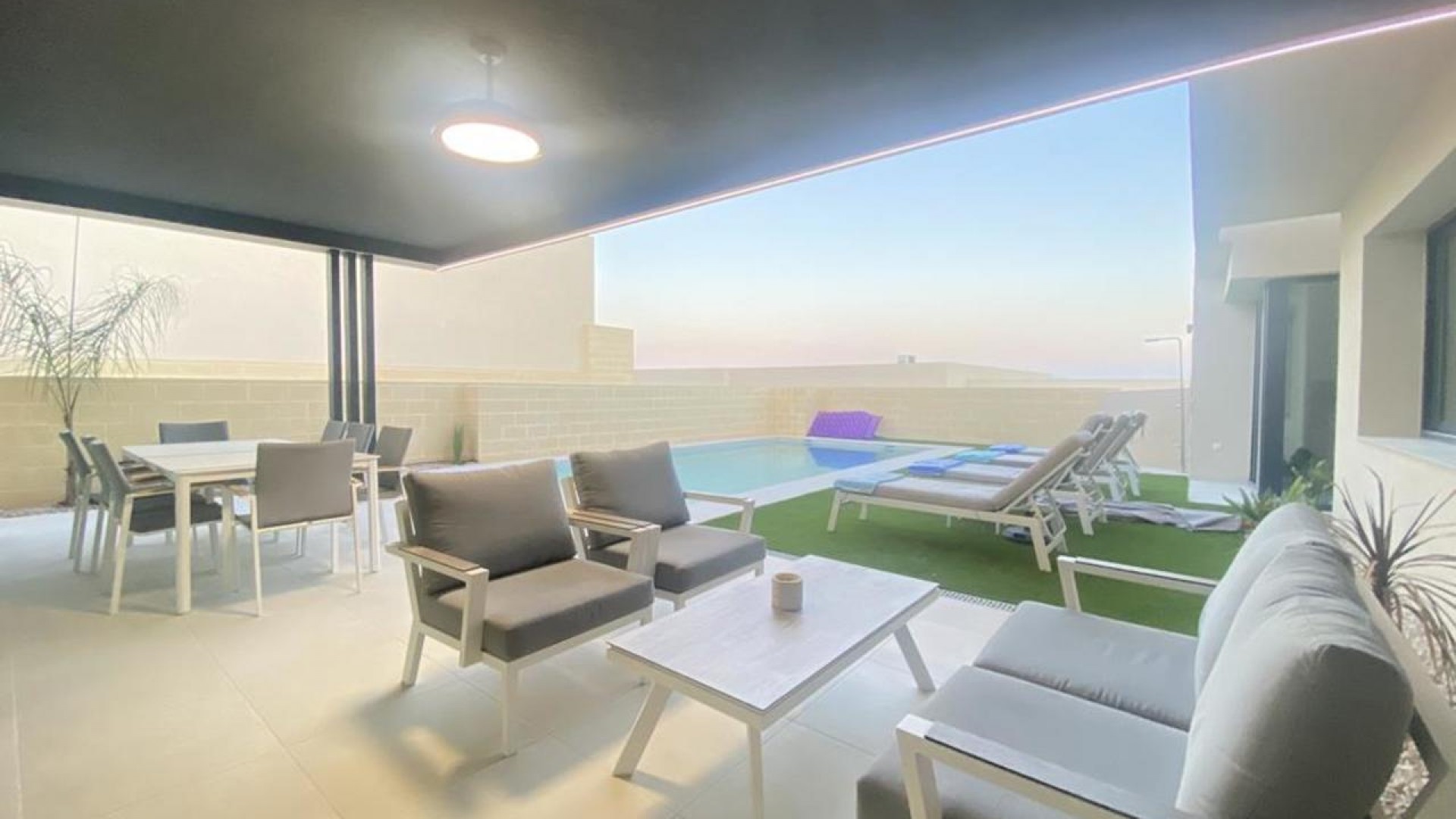 Sale - Detached Villa -
Altaona Golf and Country Village