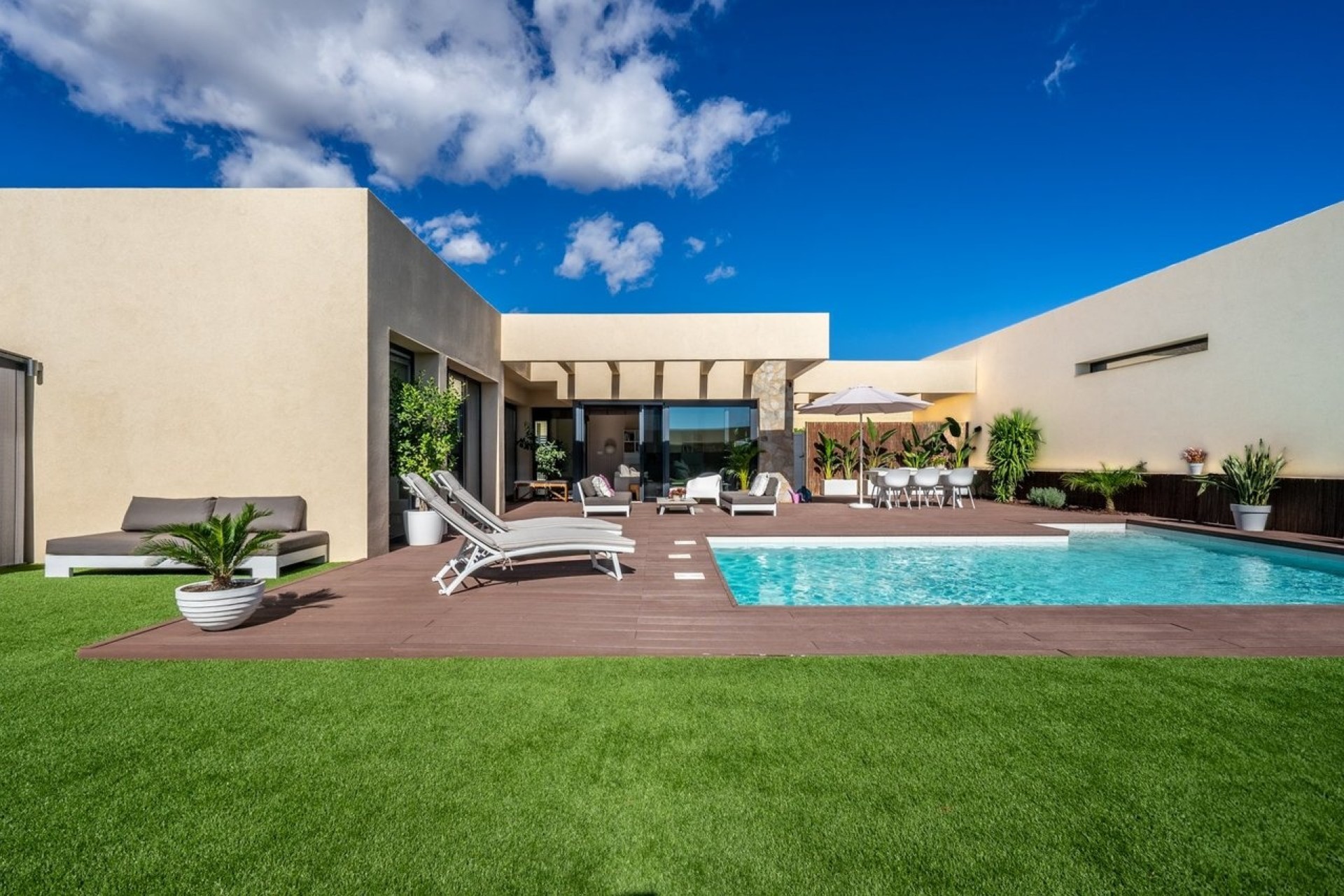 Sale - Detached Villa -
Altaona Golf & Country Village - Altaona Golf and Country Village