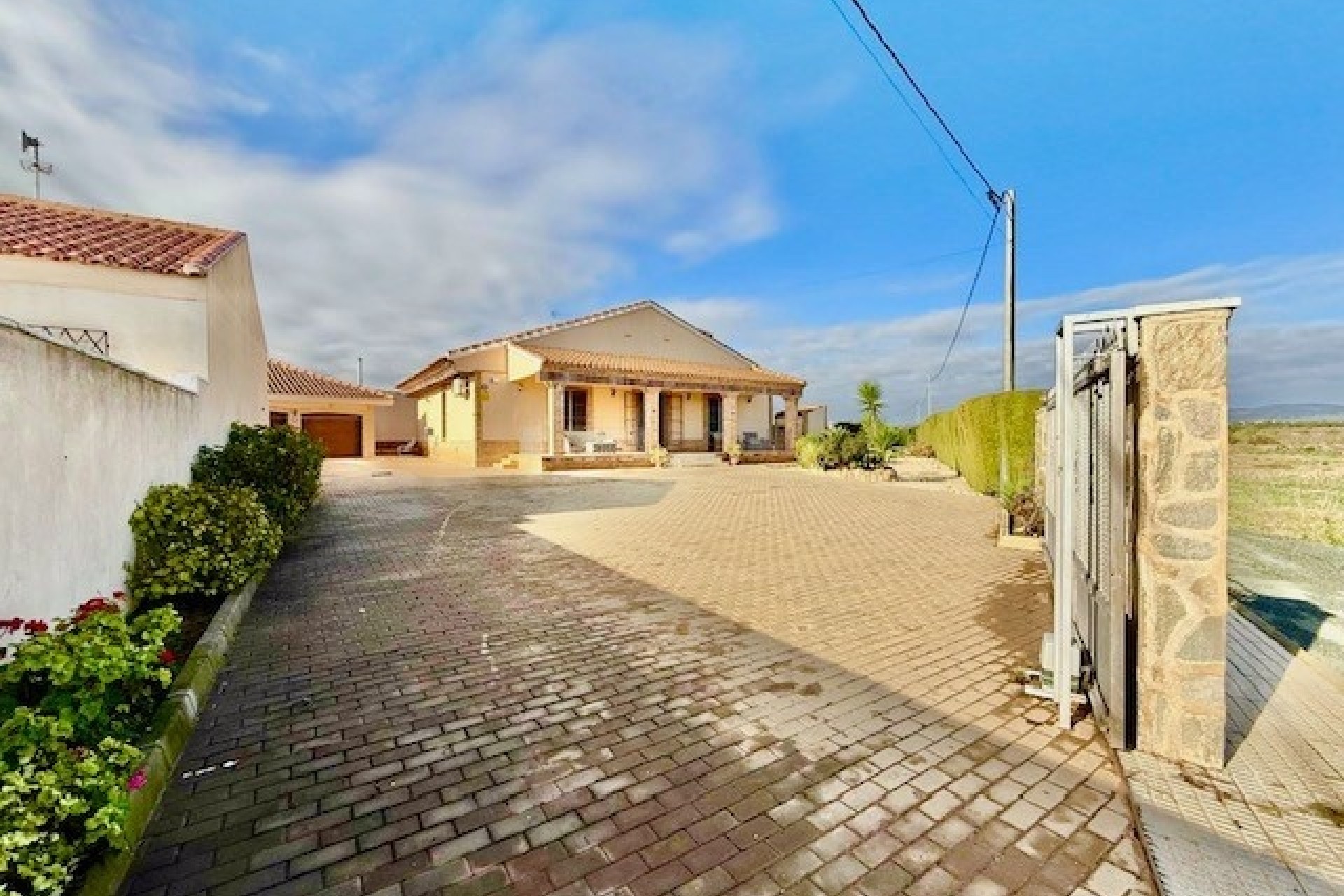 Sale - Detached Villa -
Avileses - Inland