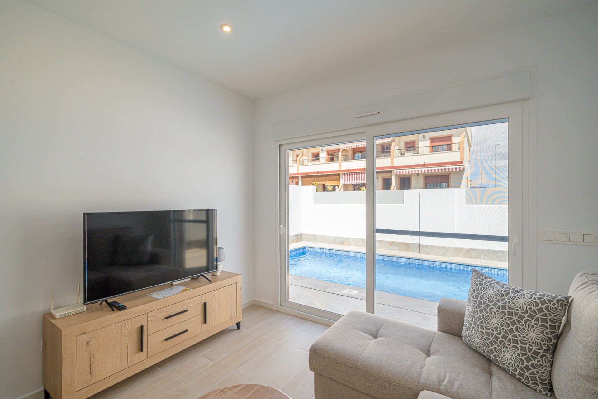 Sale - Detached Villa -
Avileses