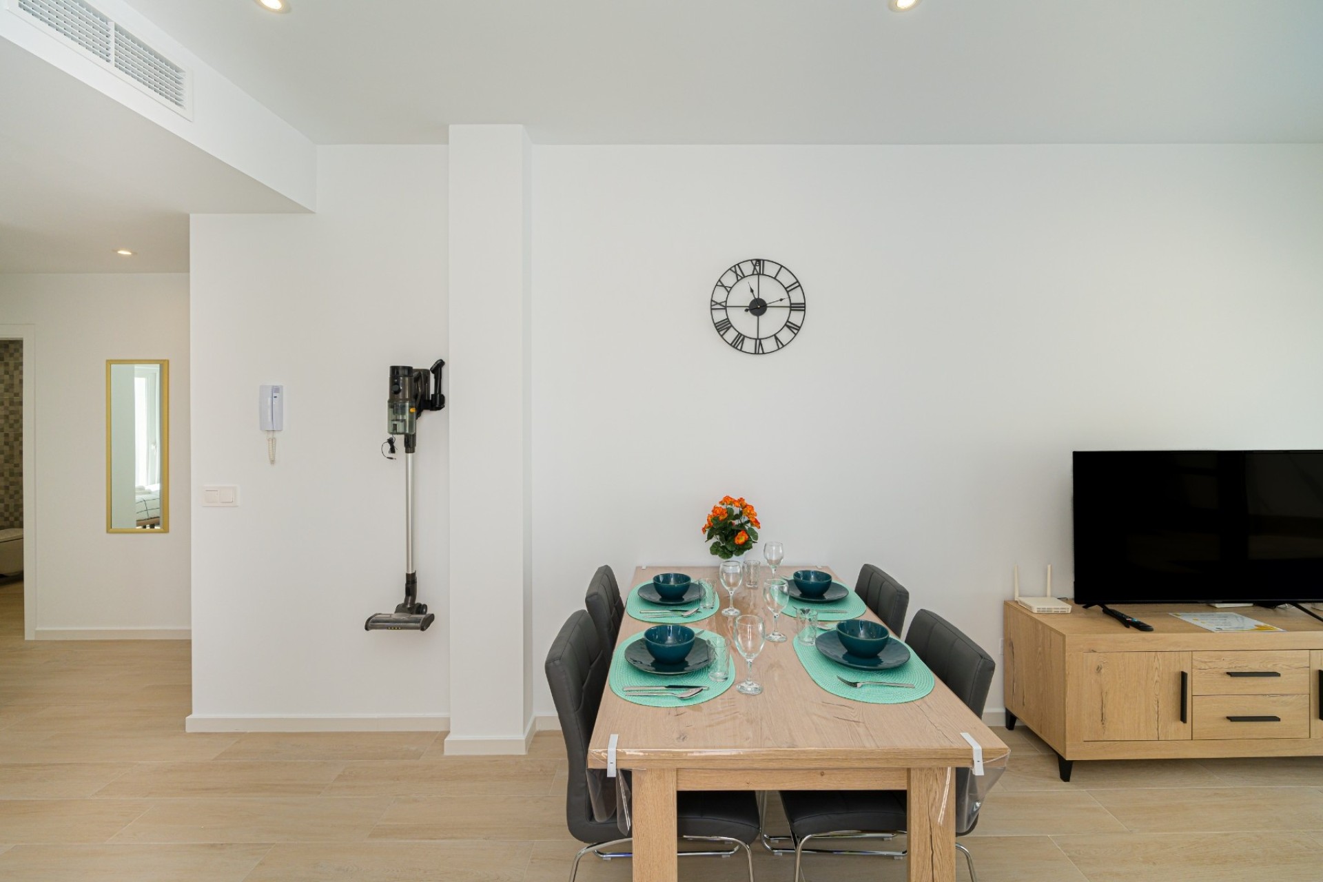 Sale - Detached Villa -
Avileses