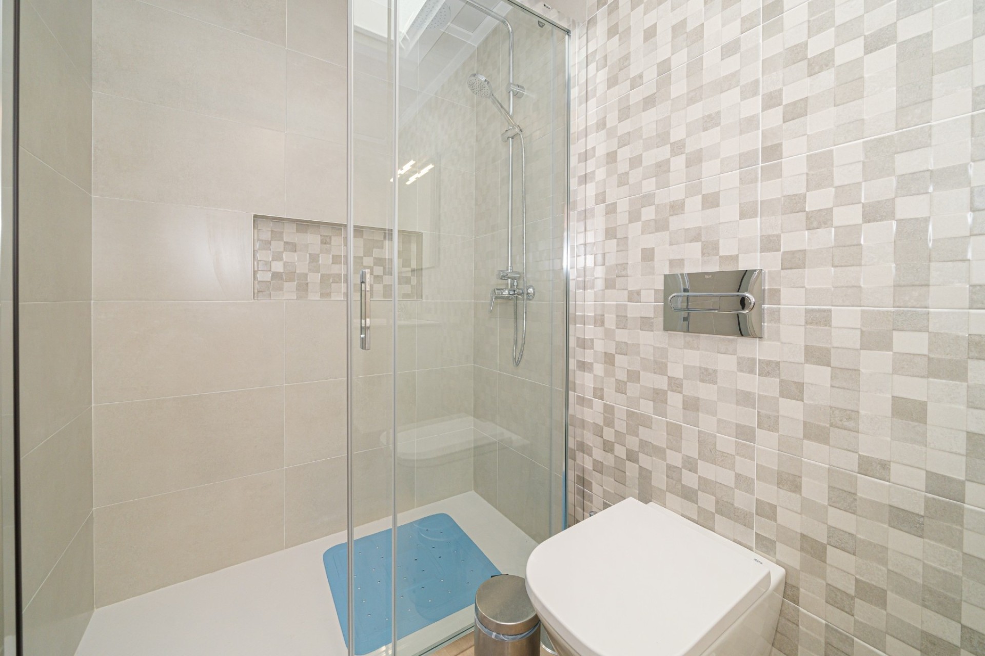 Sale - Detached Villa -
Avileses