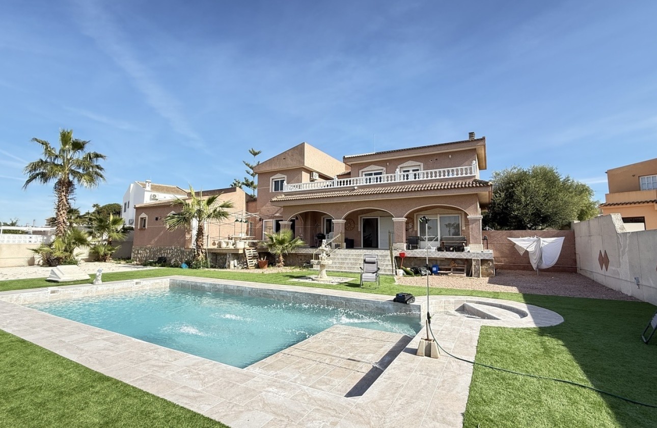 Sale - Detached Villa -
Benijofar - Costa Blanca