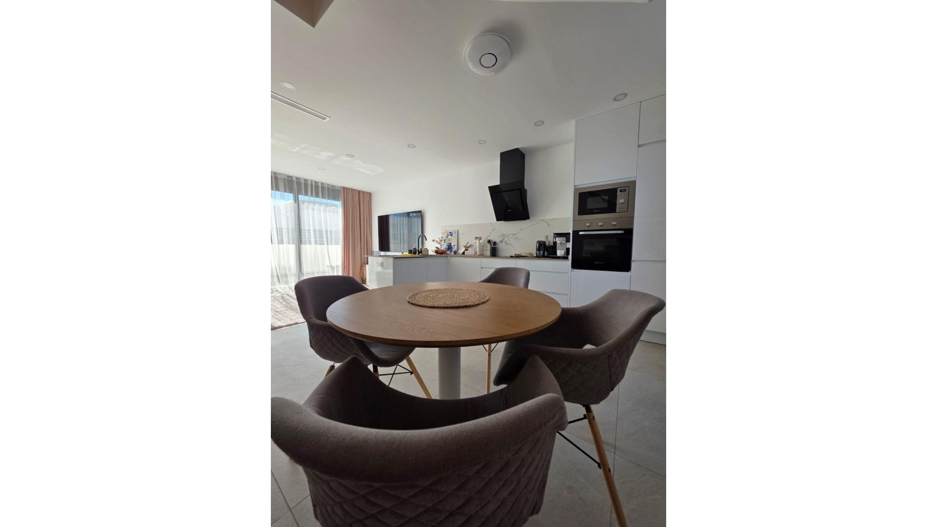 Sale - Detached Villa -
Benijofar