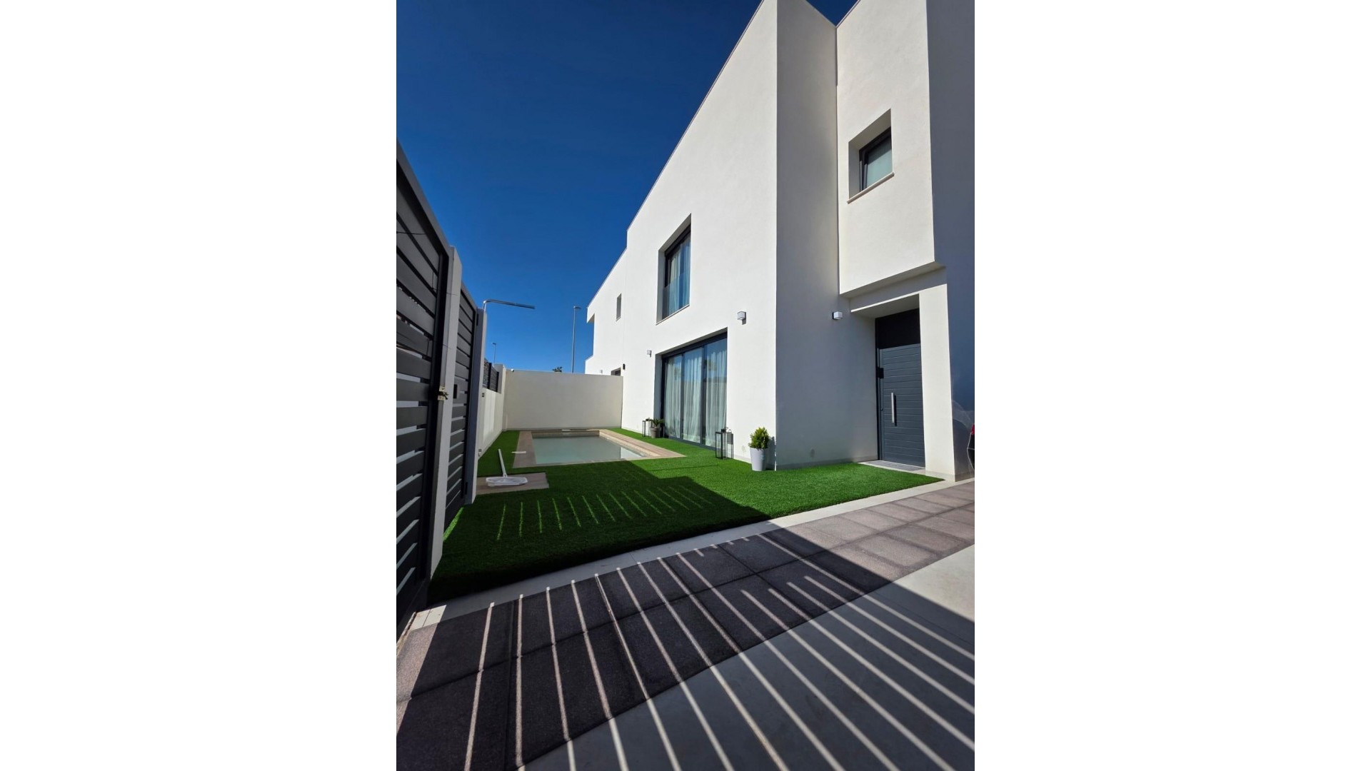 Sale - Detached Villa -
Benijofar