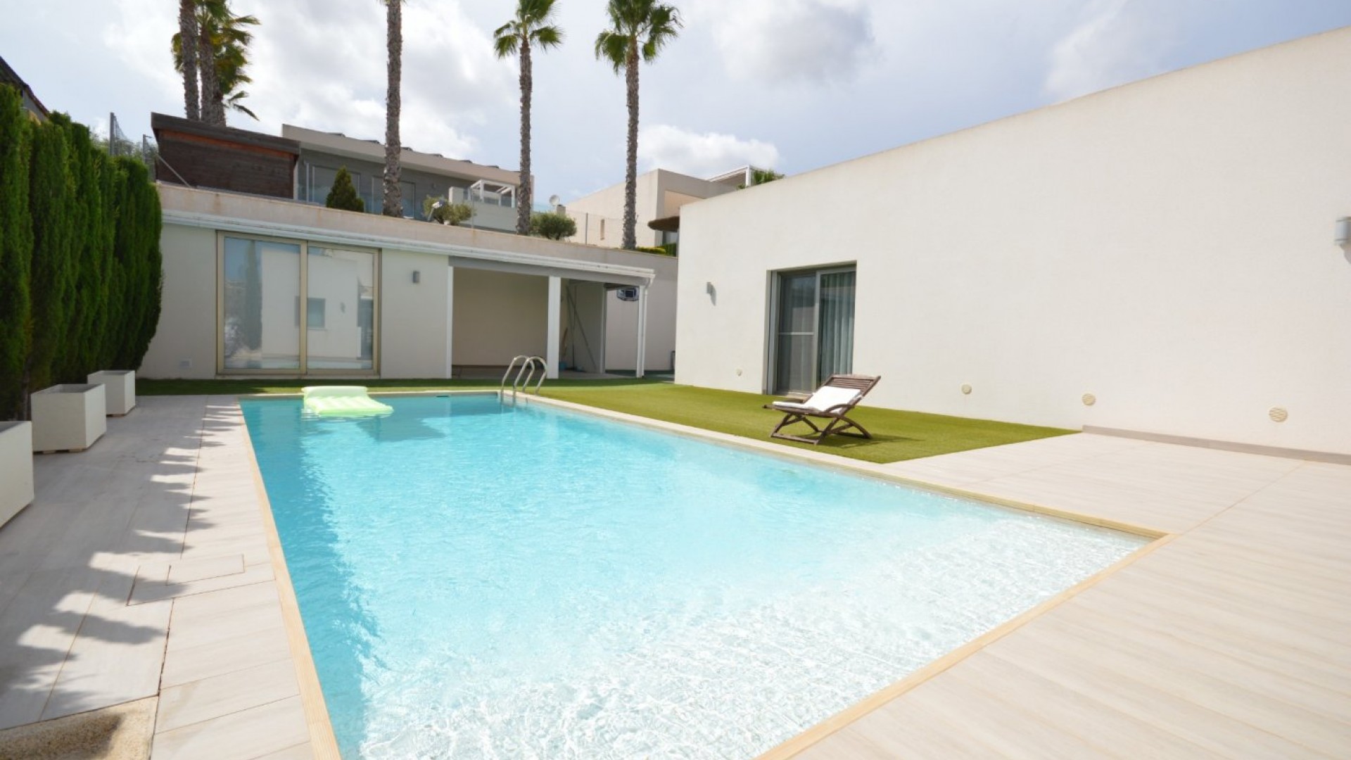 Sale - Detached Villa -
Benijofar