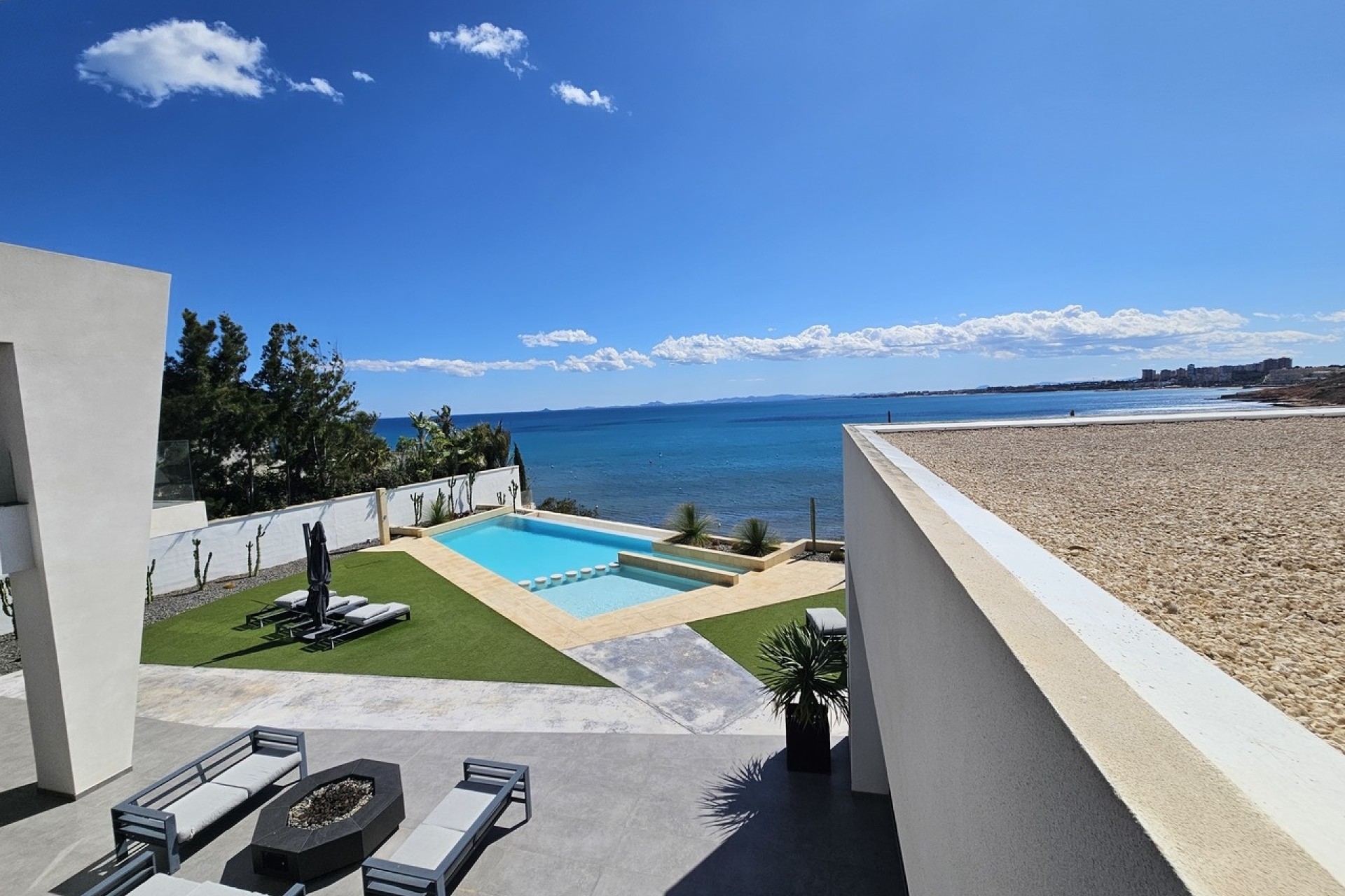 Sale - Detached Villa -
Cabo Roig - Costa Blanca