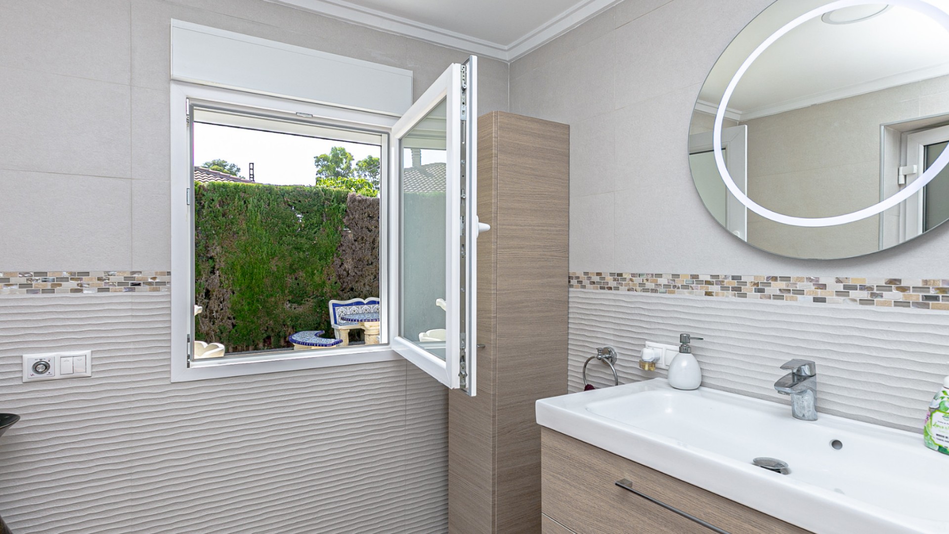 Sale - Detached Villa -
Campoamor - Lomas de Don Juan