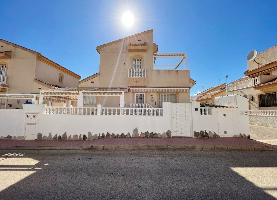 Sale - Detached Villa -
Ciudad Quesada - Rojales - Airstrip