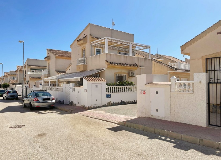 Sale - Detached Villa -
Ciudad Quesada - Rojales - Airstrip