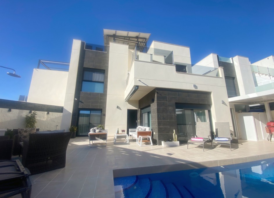 Sale - Detached Villa -
Ciudad Quesada - Rojales - Pueblo Bravo