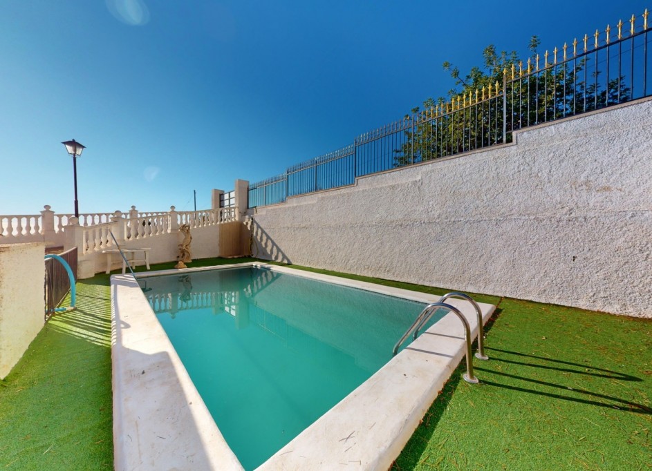 Sale - Detached Villa -
Crevillente