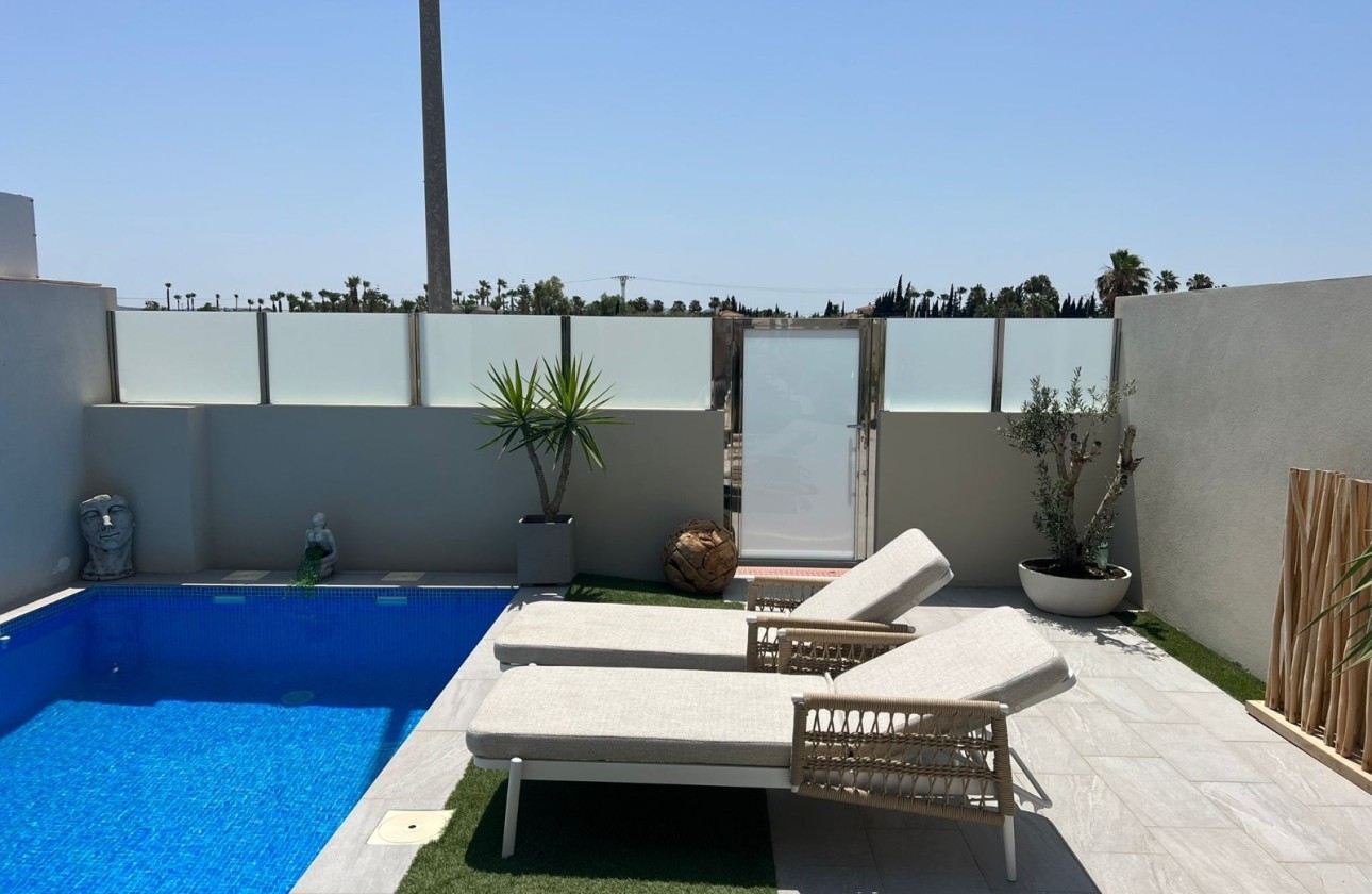 Sale - Detached Villa -
Daya Vieja - Costa Blanca