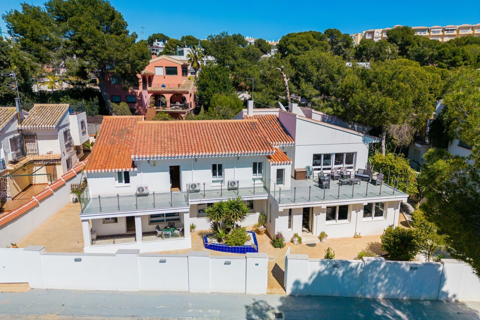 Sale - Detached Villa -
Dehesa de Campoamor - Costa Blanca