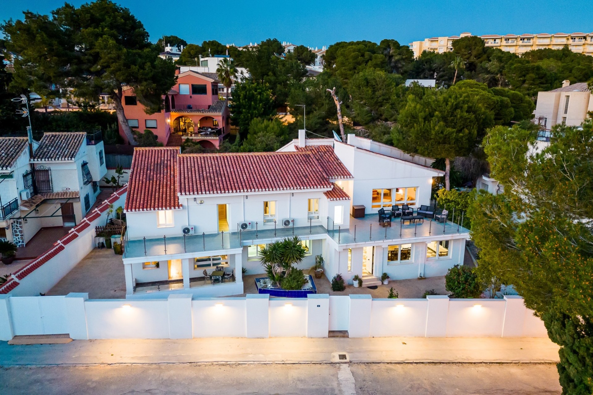 Sale - Detached Villa -
Dehesa de Campoamor - Costa Blanca
