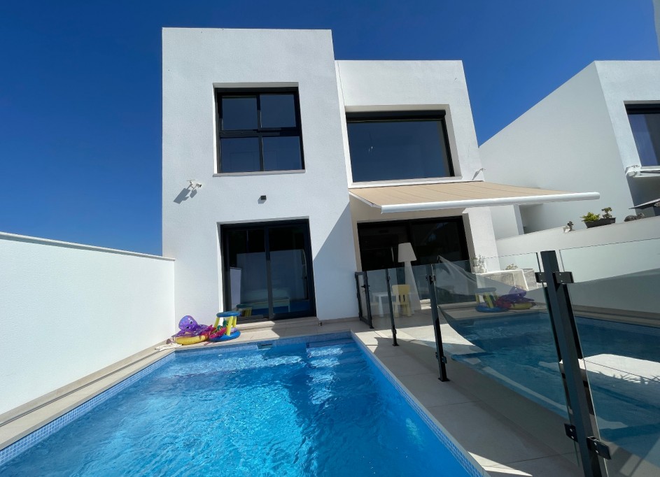 Sale - Detached Villa -
Formentera del Segura - Pueblo