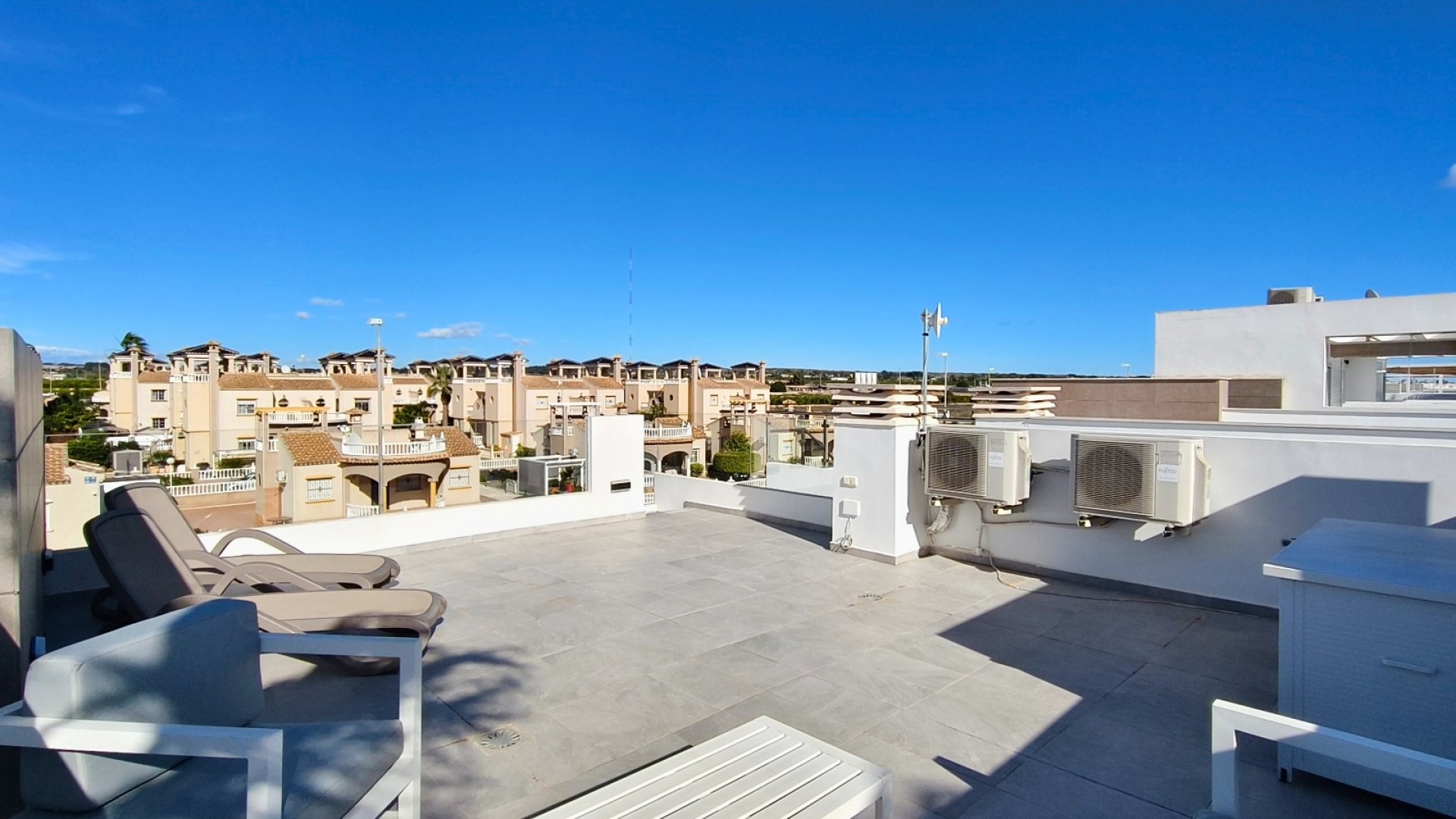 Sale - Detached Villa -
Guardamar del Segura - El Raso