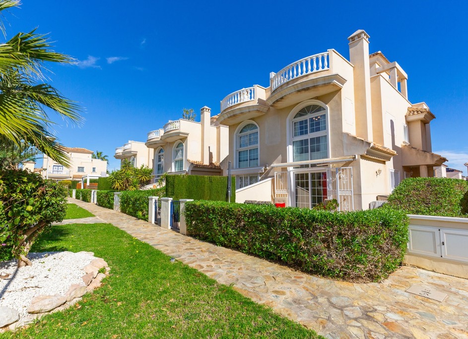 Sale - Detached Villa -
Guardamar del Segura - El Raso