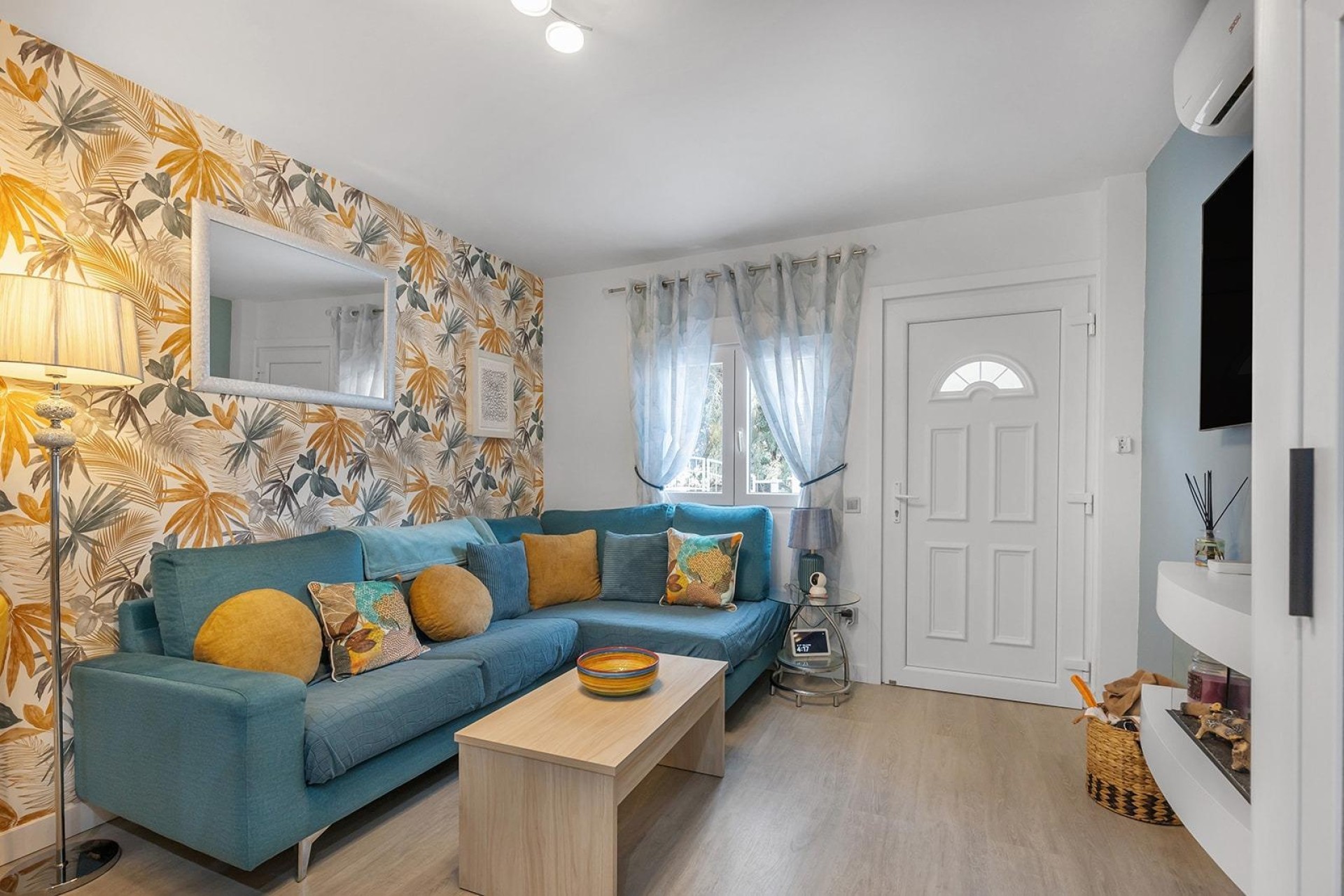 Sale - Detached Villa -
Guardamar del Segura - Urbanizaciones