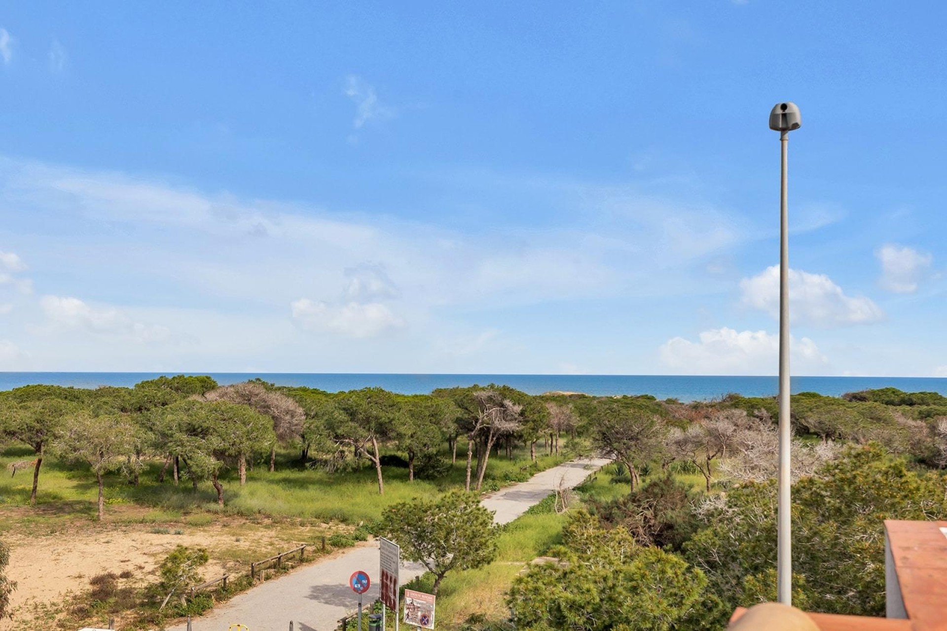 Sale - Detached Villa -
Guardamar del Segura - Urbanizaciones