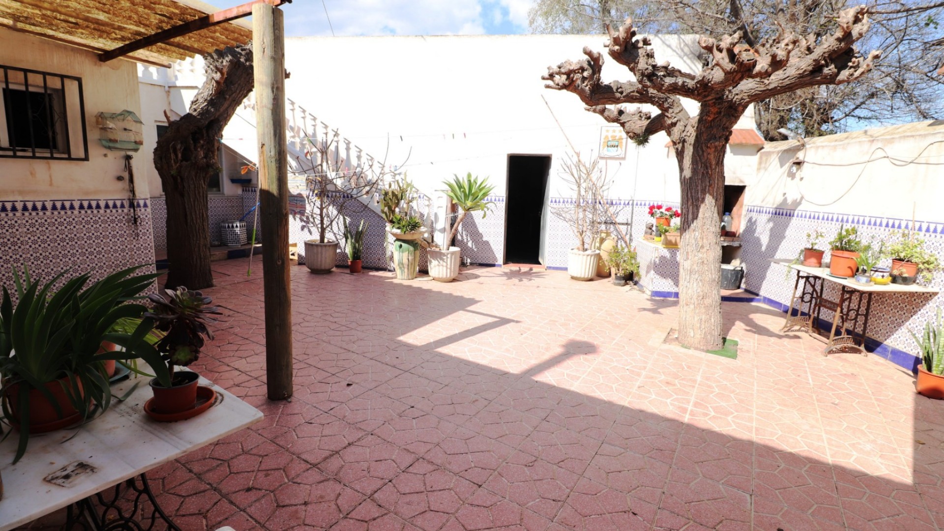 Sale - Detached Villa -
Heredades - Heredades - Village