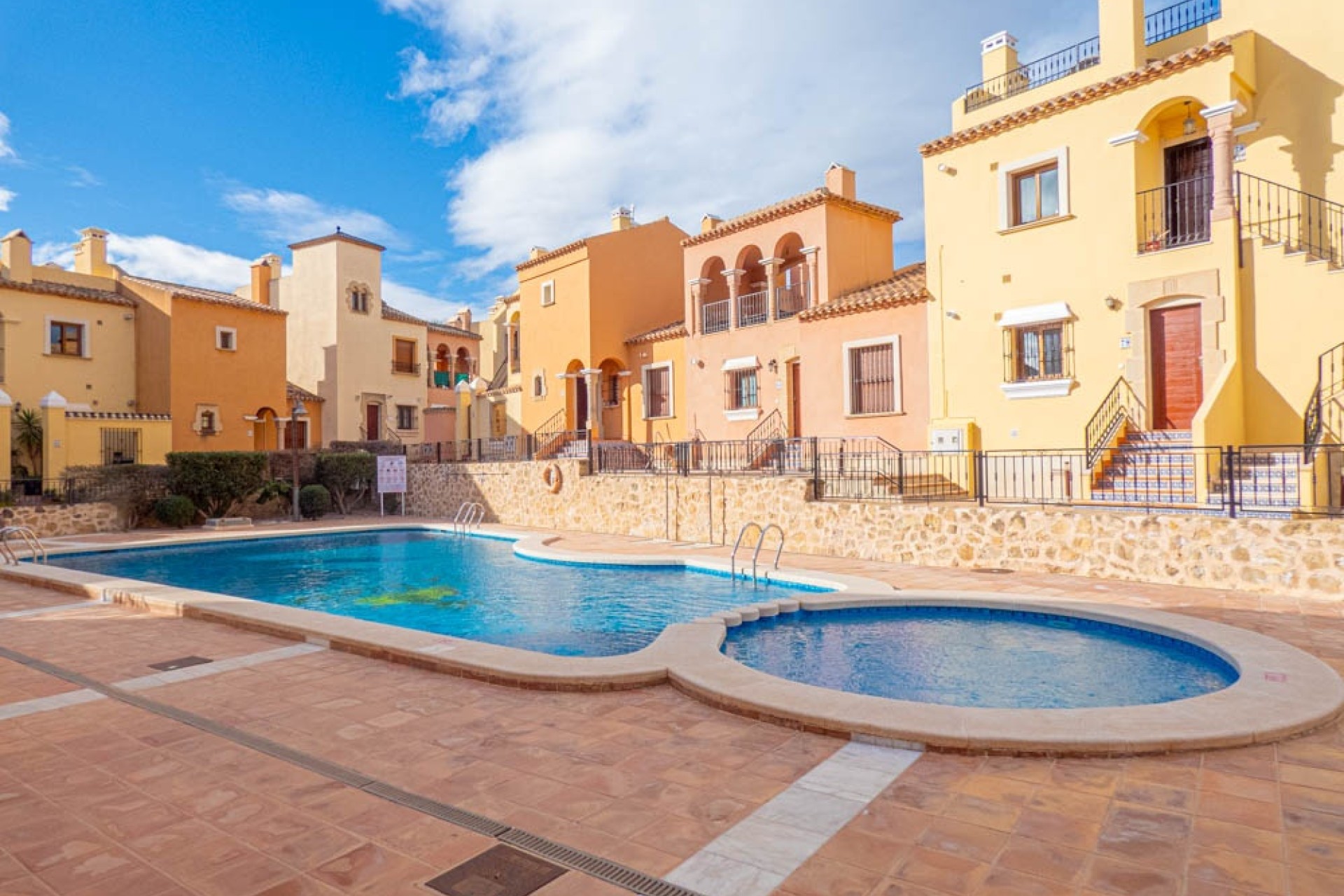 Sale - Detached Villa -
La Finca Golf - Algorfa