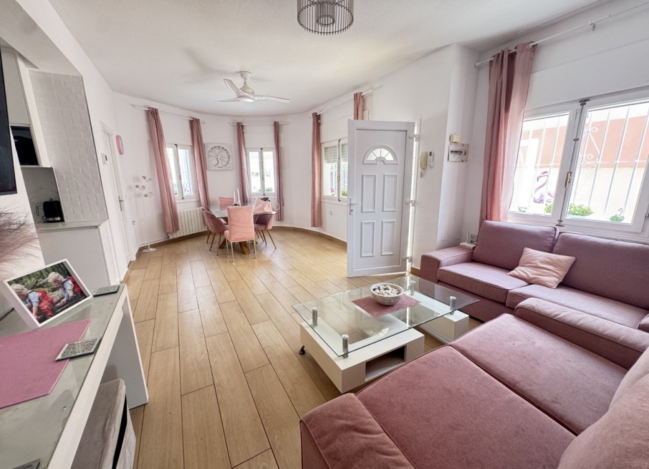 Sale - Detached Villa -
La Florida