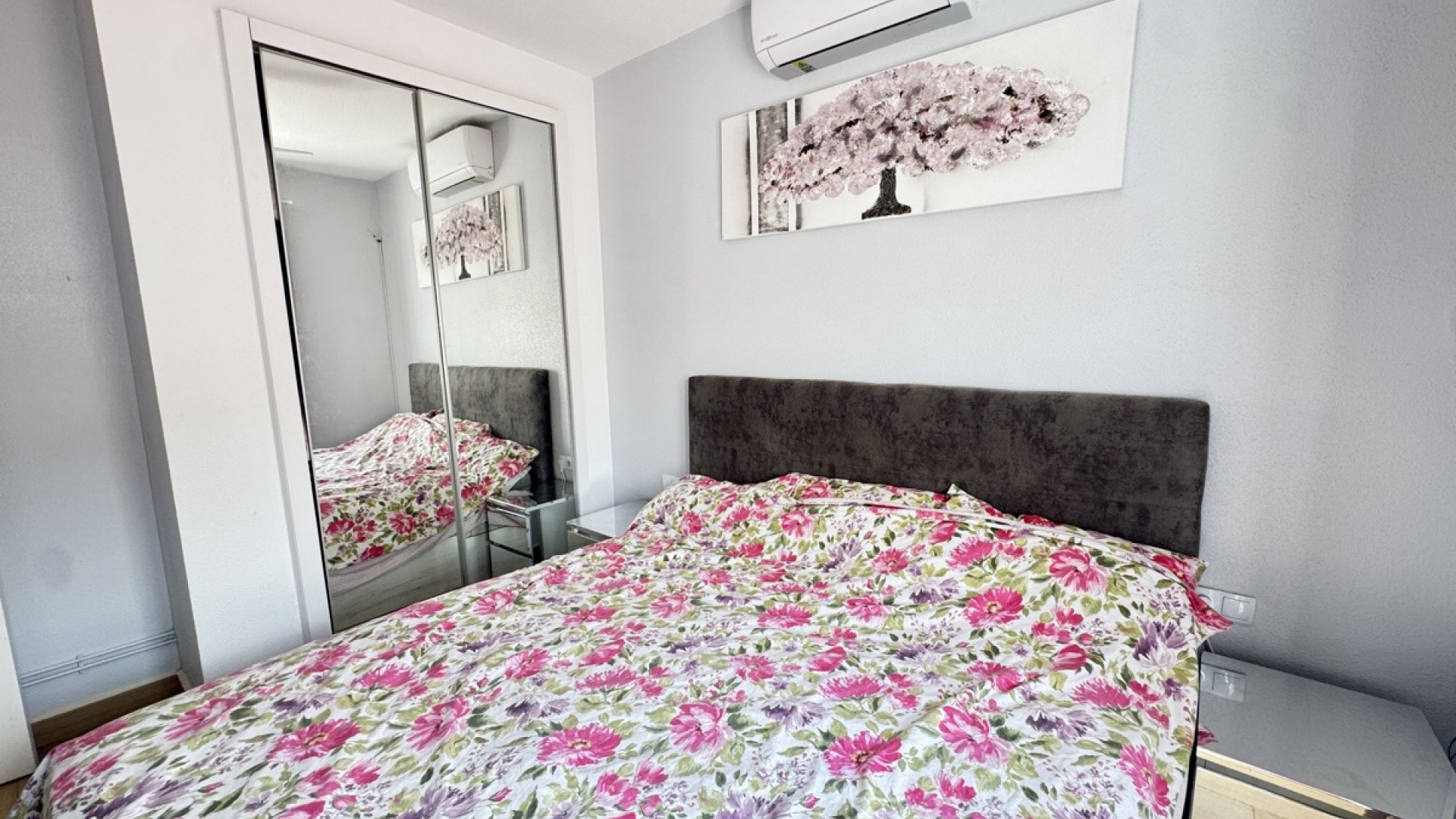 Sale - Detached Villa -
La Florida