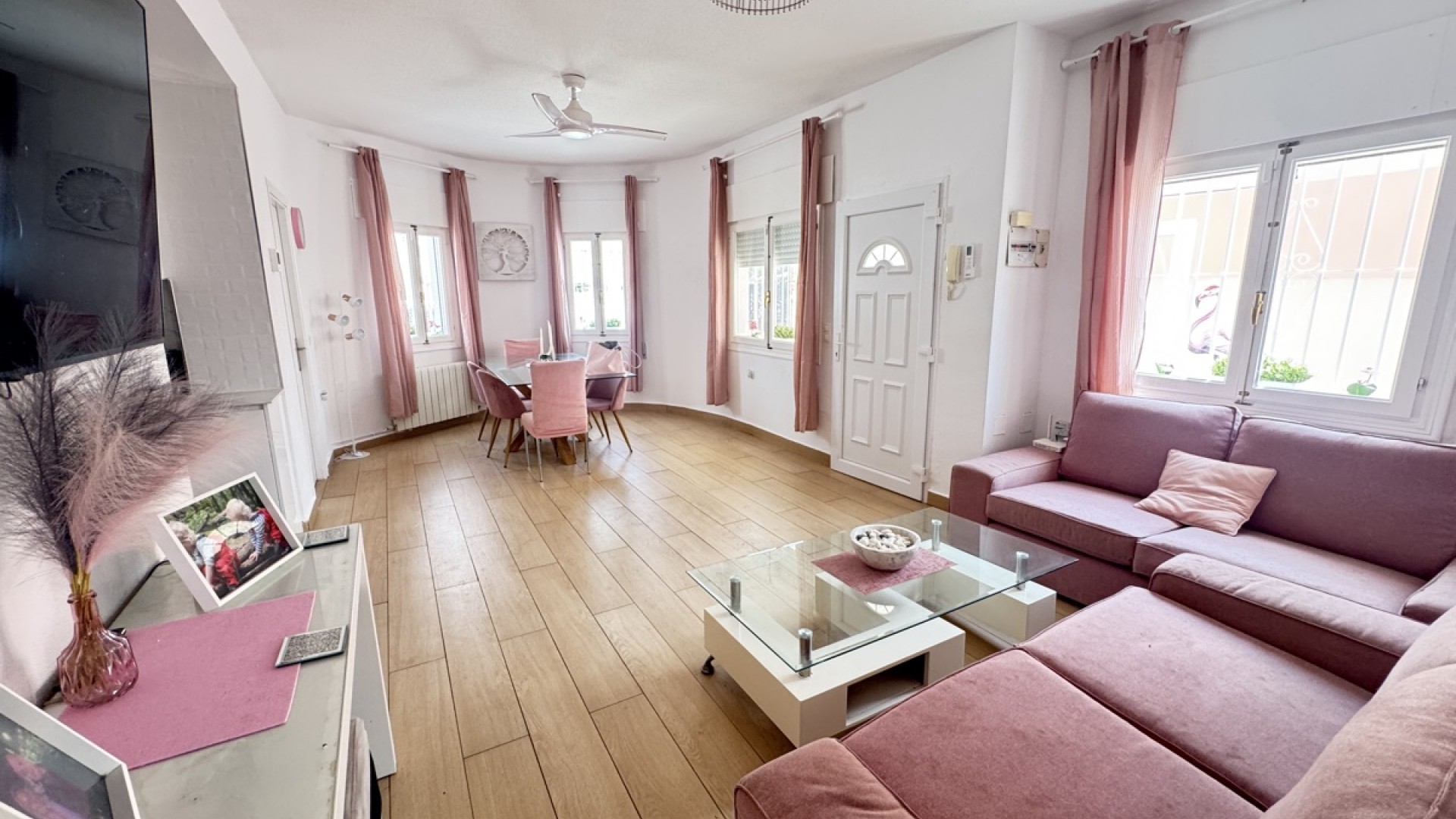 Sale - Detached Villa -
La Florida