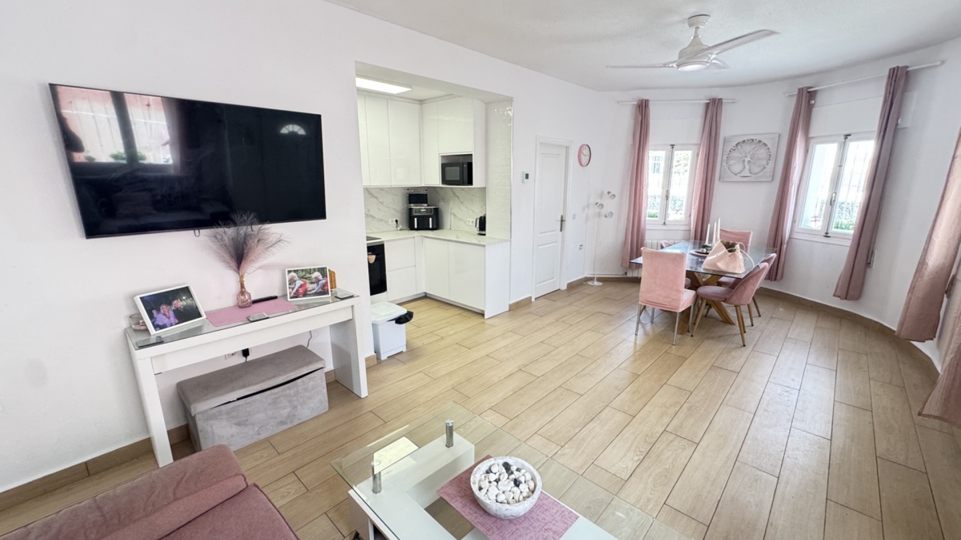 Sale - Detached Villa -
La Florida