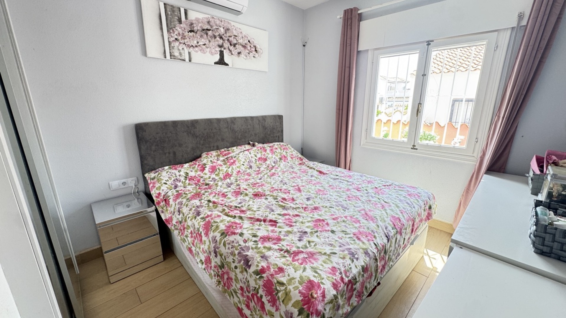 Sale - Detached Villa -
La Florida