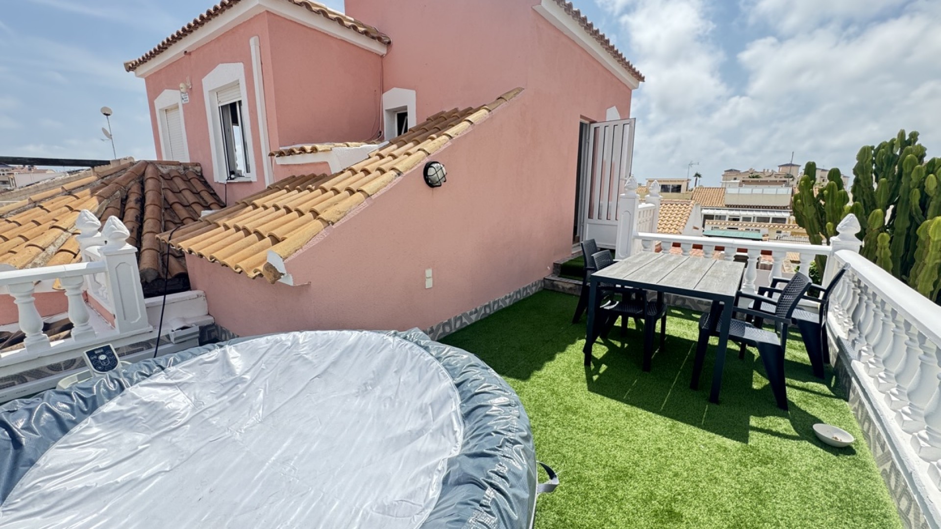 Sale - Detached Villa -
La Florida