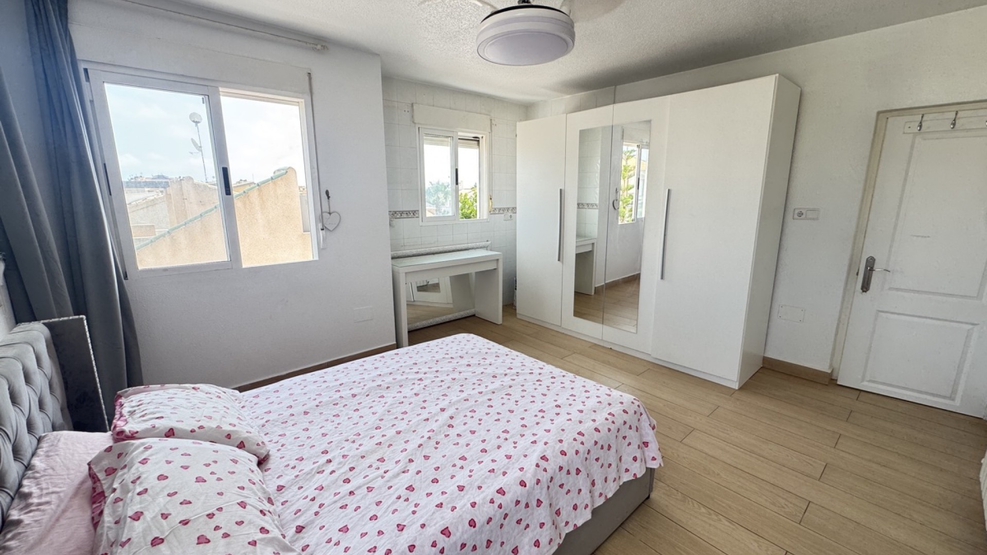 Sale - Detached Villa -
La Florida