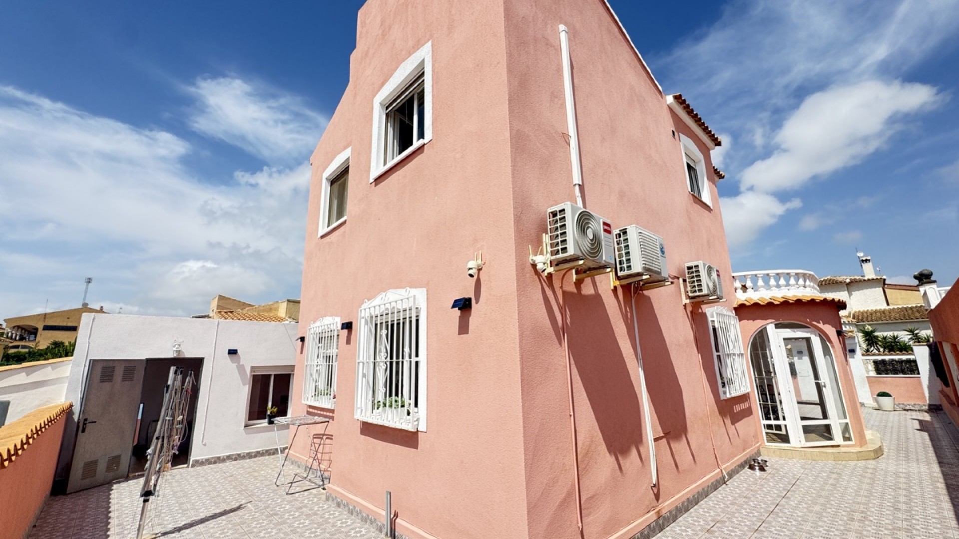 Sale - Detached Villa -
La Florida