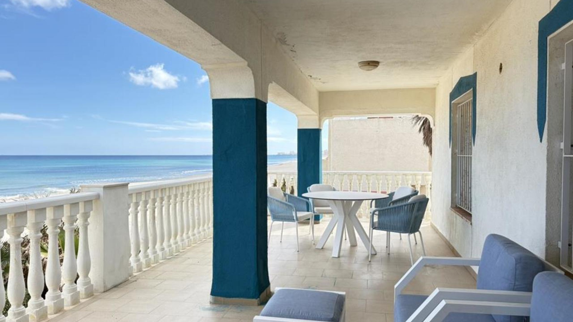 Sale - Detached Villa -
La Manga del Mar Menor