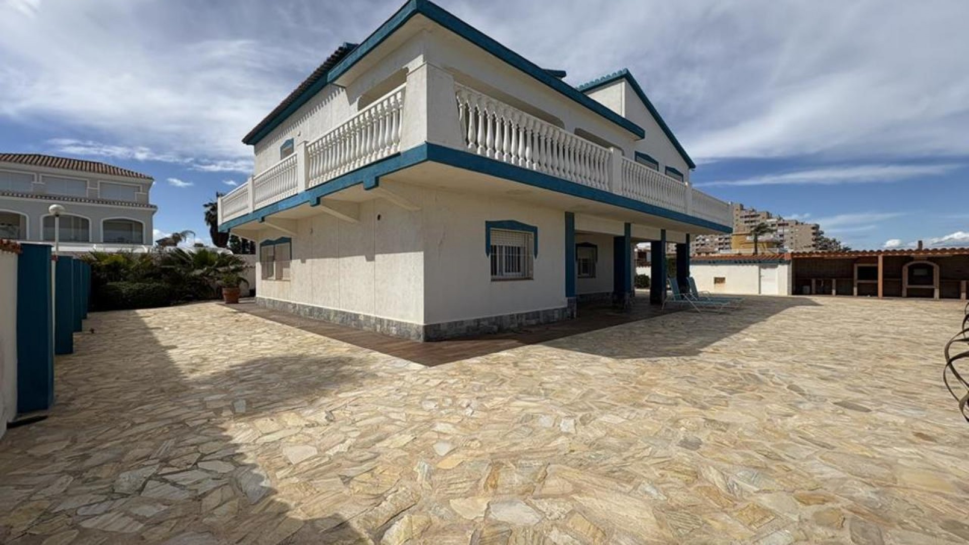 Sale - Detached Villa -
La Manga del Mar Menor