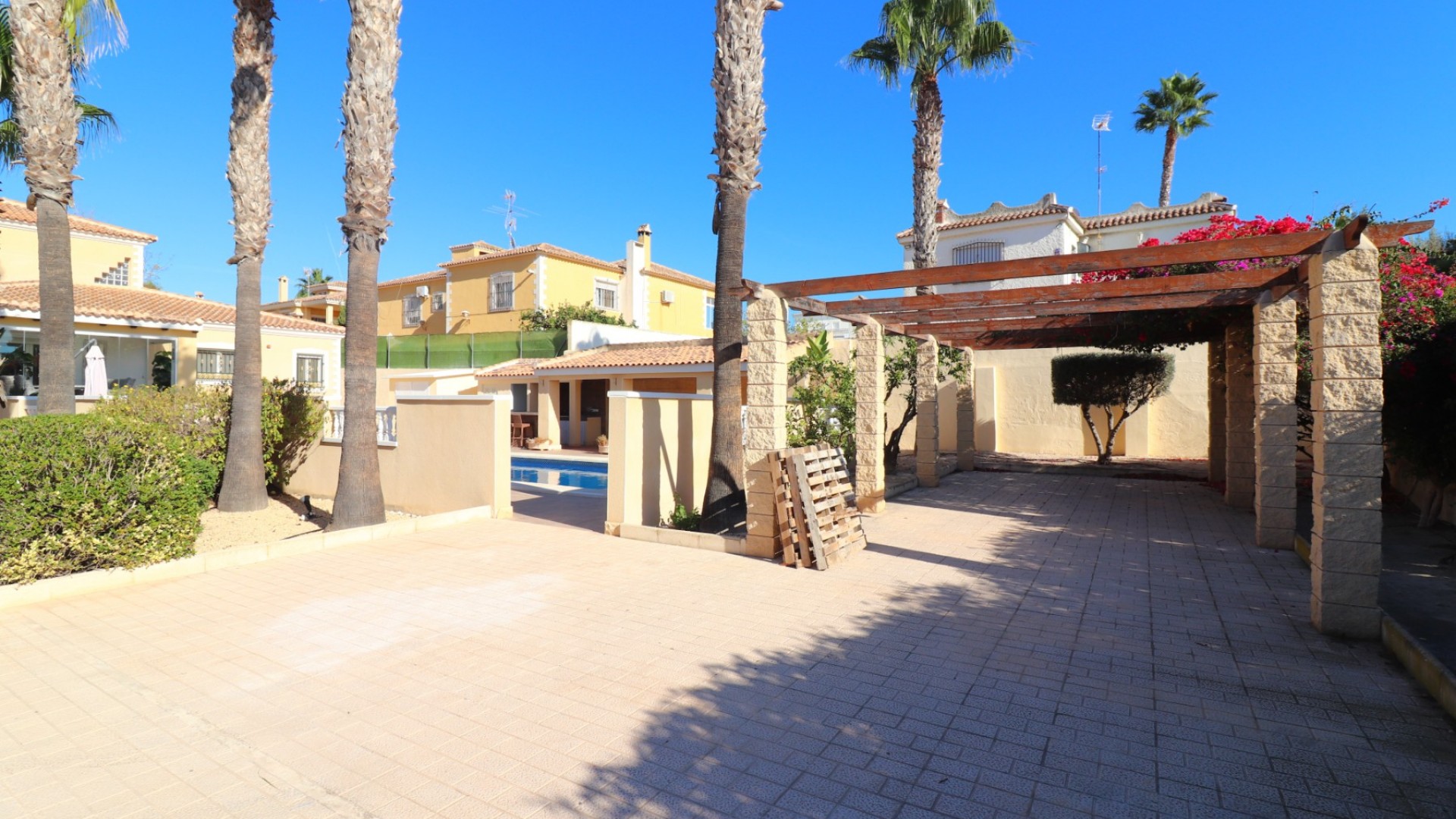 Sale - Detached Villa -
La Marina - La Escuera