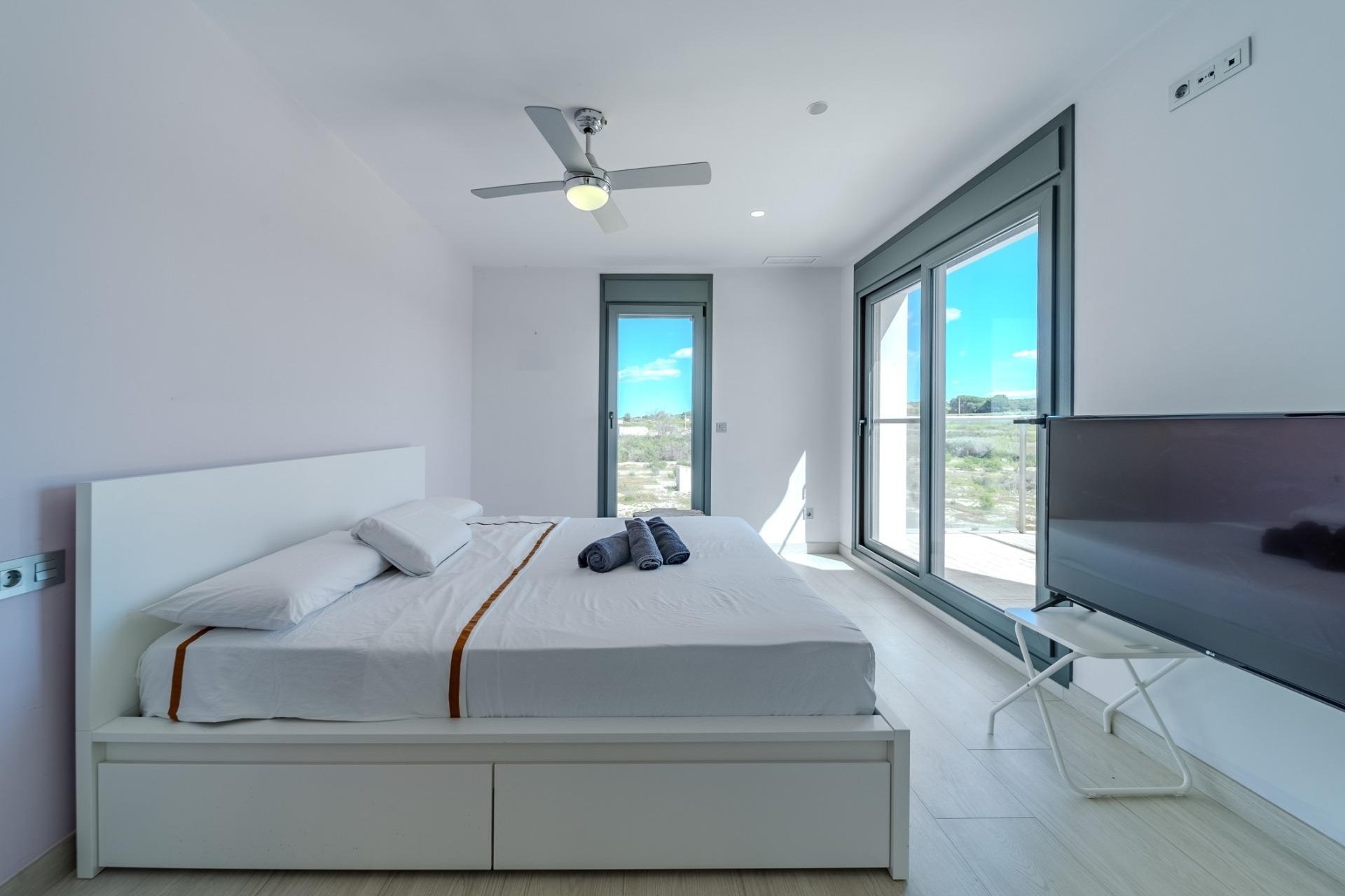 Sale - Detached Villa -
La marina - La Marina