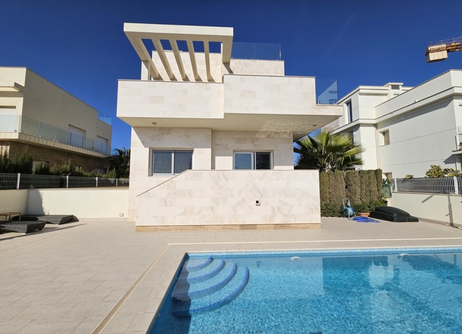 Sale - Detached Villa -
La Zenia