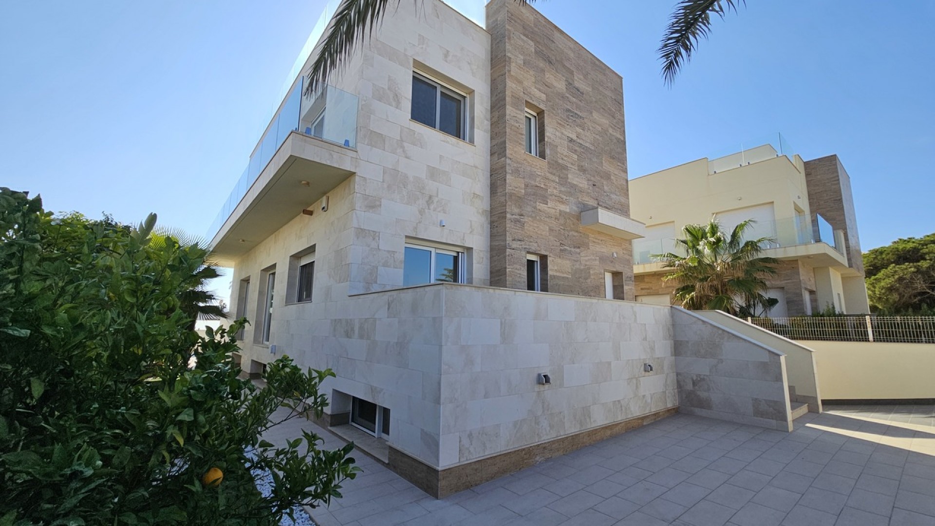 Sale - Detached Villa -
La Zenia