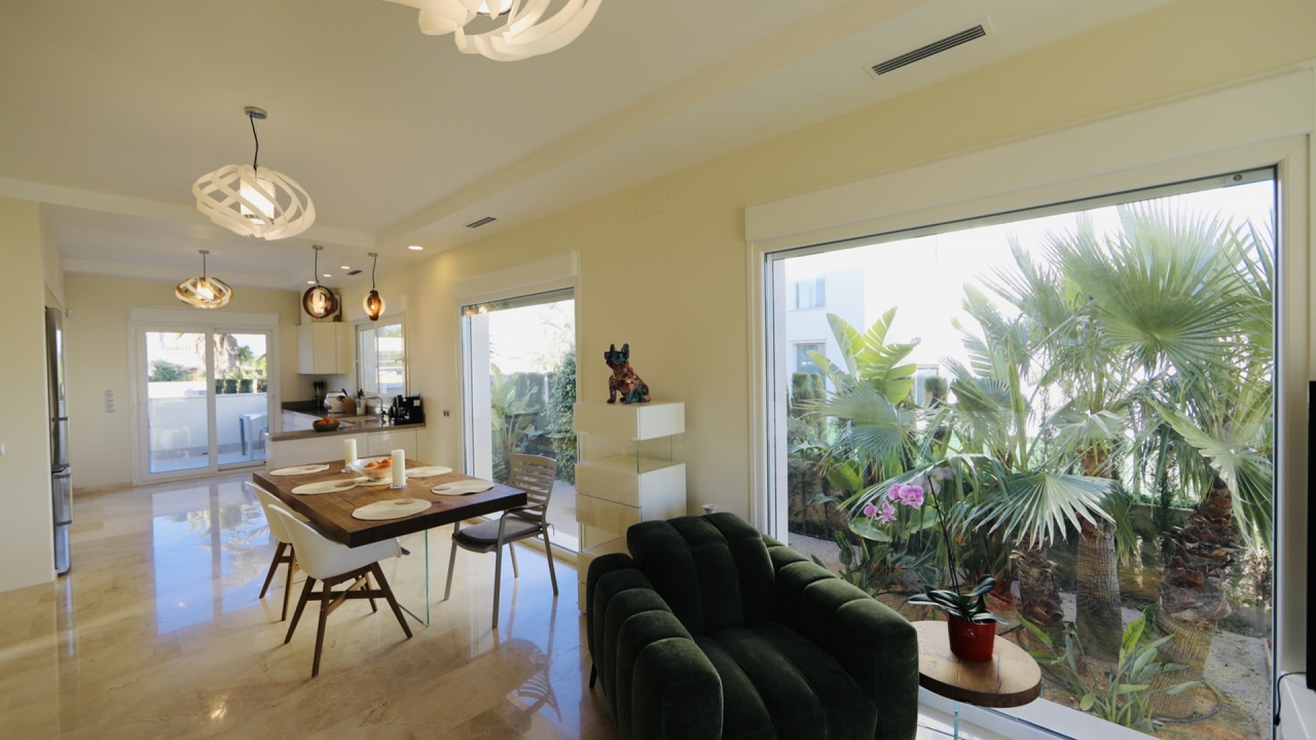 Sale - Detached Villa -
La Zenia