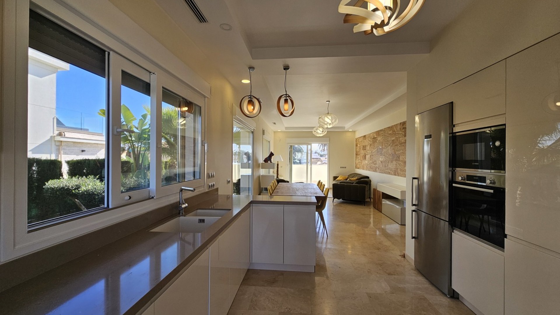 Sale - Detached Villa -
La Zenia