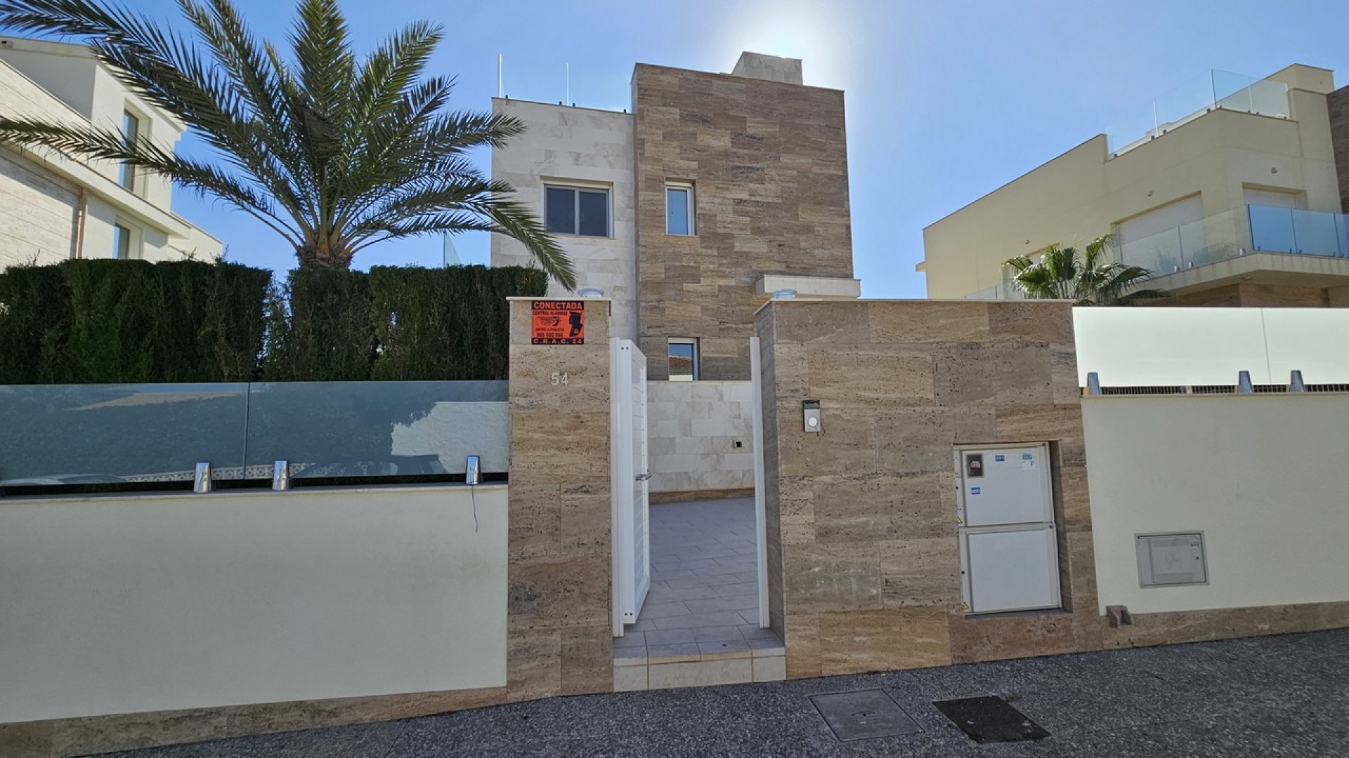 Sale - Detached Villa -
La Zenia