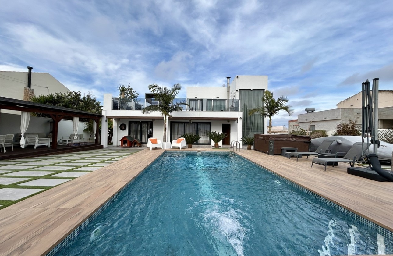 Sale - Detached Villa -
Los Balcones - Los Altos del Edén - Costa Blanca
