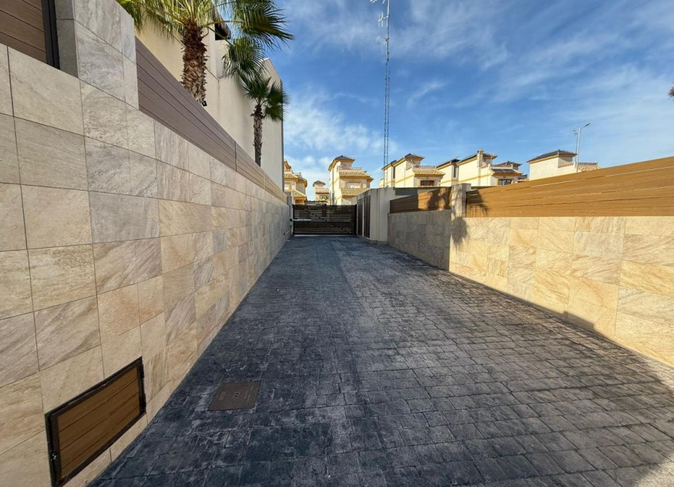 Sale - Detached Villa -
Los Montesinos