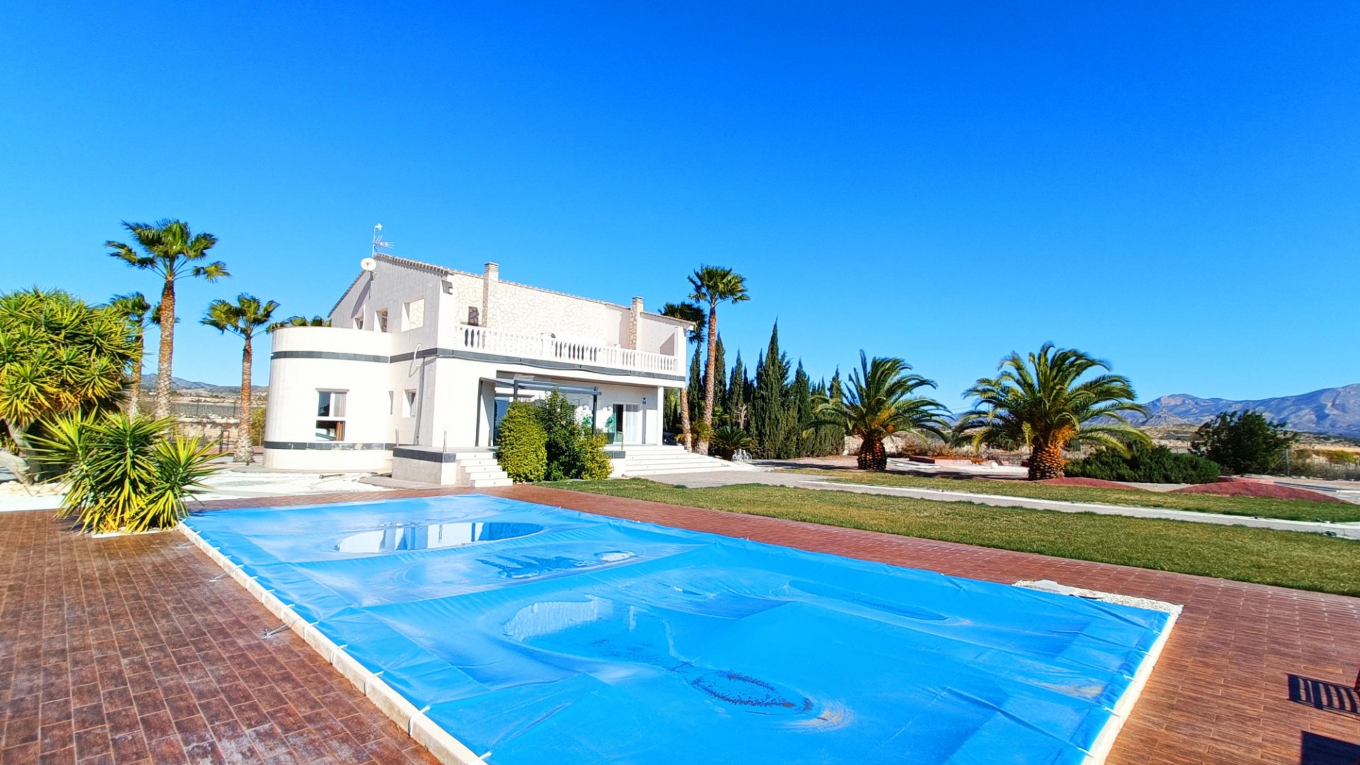 Sale - Detached Villa -
Novelda
