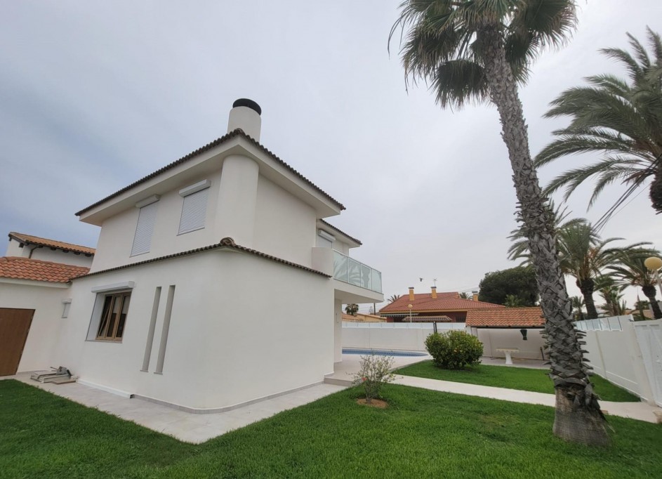 Sale - Detached Villa -
Orihuela Costa - Cabo Roig