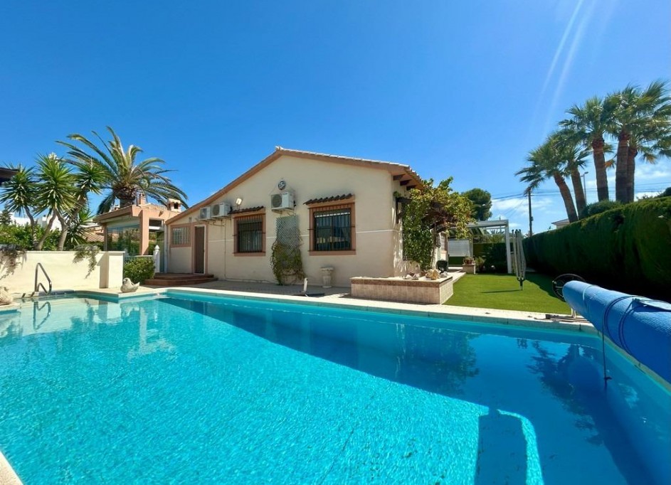 Sale - Detached Villa -
Orihuela Costa - Cabo Roig