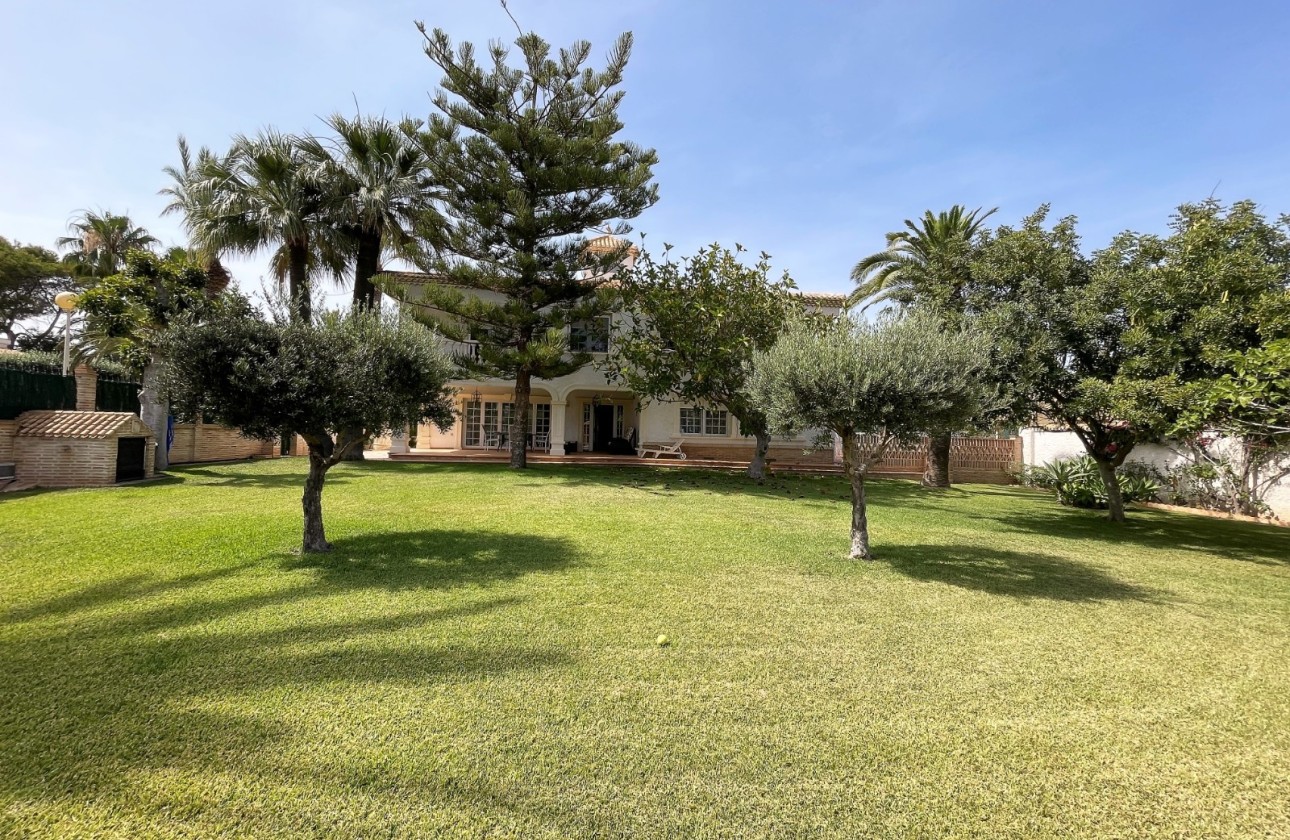 Sale - Detached Villa -
Orihuela Costa - Cabo Roig
